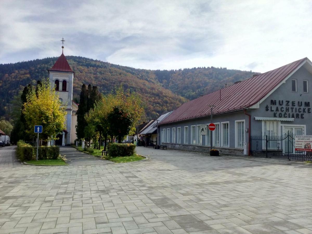 Urban Center Hotel Oravsky Podzamok Exterior photo